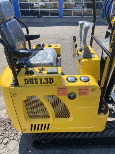 NEW! DHE1.3D mini excavator 2,600lb w/7 attachments Diesel